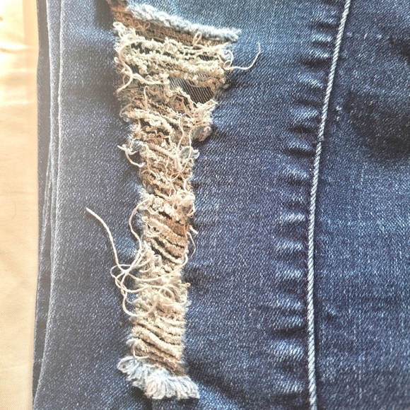 Two skinny jeans - Picture 4 of 16